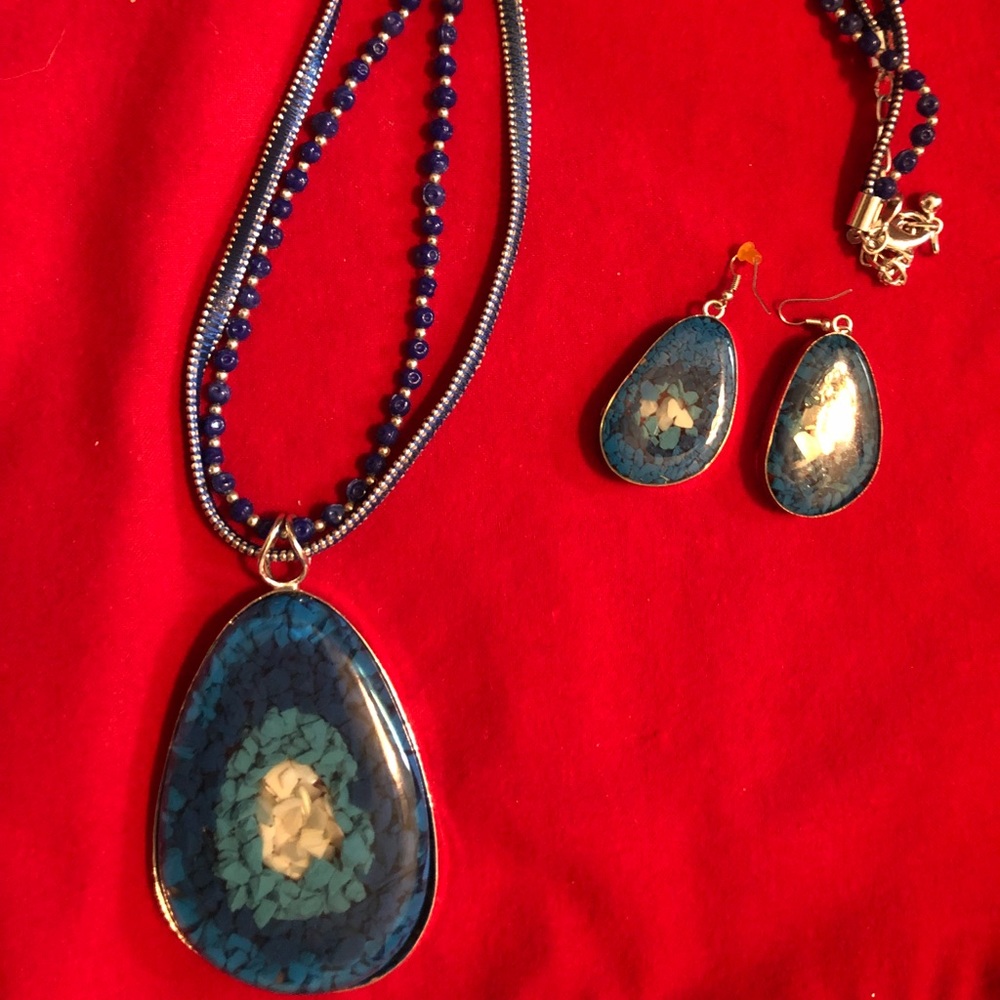 Chico’s Necklace & Earrings set